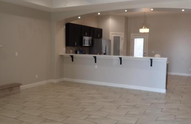 14661 MEADOW LAWN Gallery 3