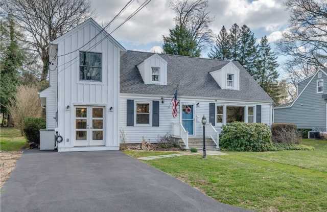 1001 Shore Acres Drive - 1001 Shore Acres Drive, Mamaroneck, NY 10543