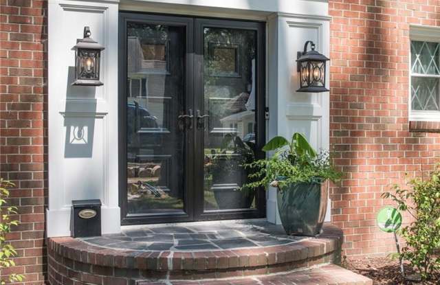 25 Stratford Road Gallery 2