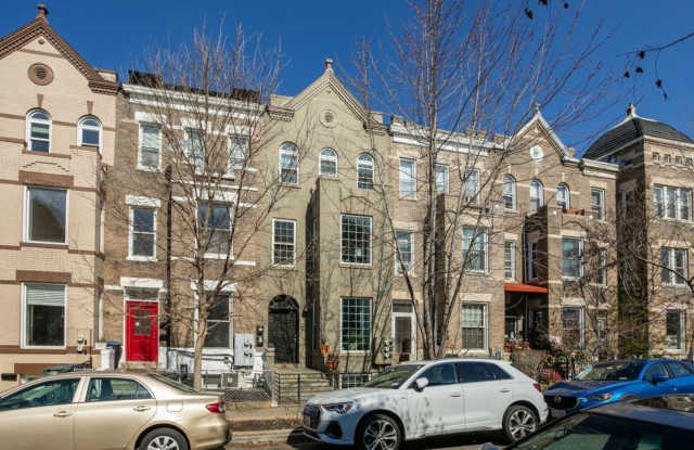 Sparkling Duplex in Columbia Heights Gallery 3