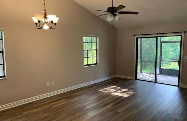 112 CANDLEWICK COURT Gallery 4