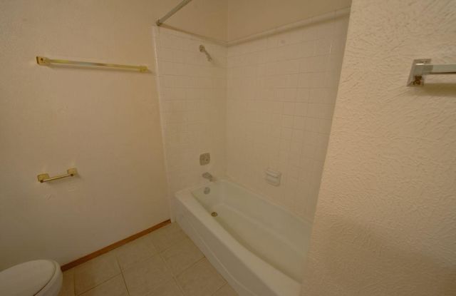 1624 Schumac Ln Gallery 2