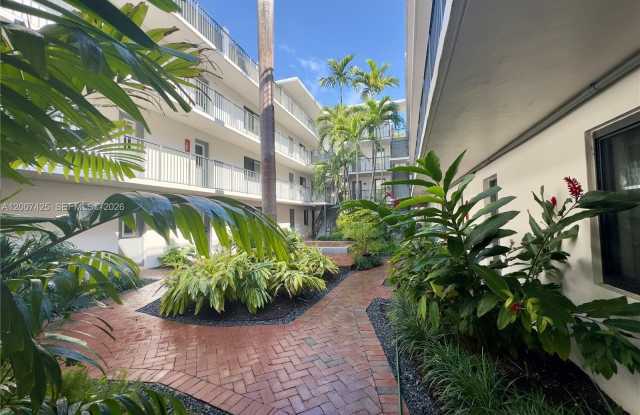 3242 Mary St photos photos