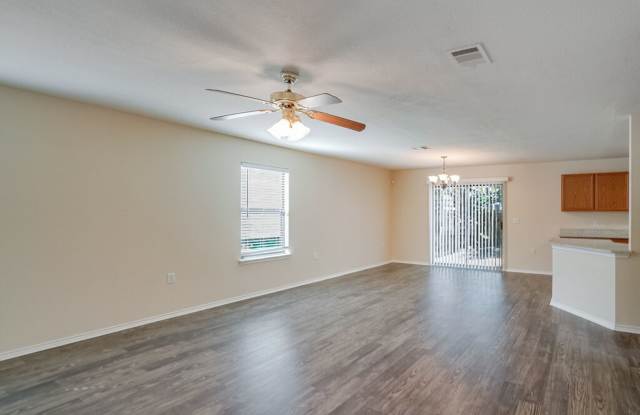 6812 Doyal Dr, Austin, Texas 78747  **One Month FREE RENT with a 15-month lease** Gallery 4
