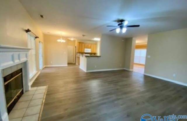 209 N Horseshoe Bend Gallery 4