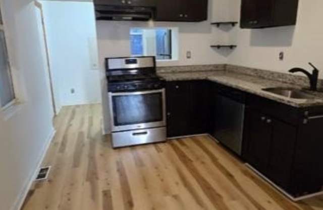 1835 N LEITHGOW Street photos photos