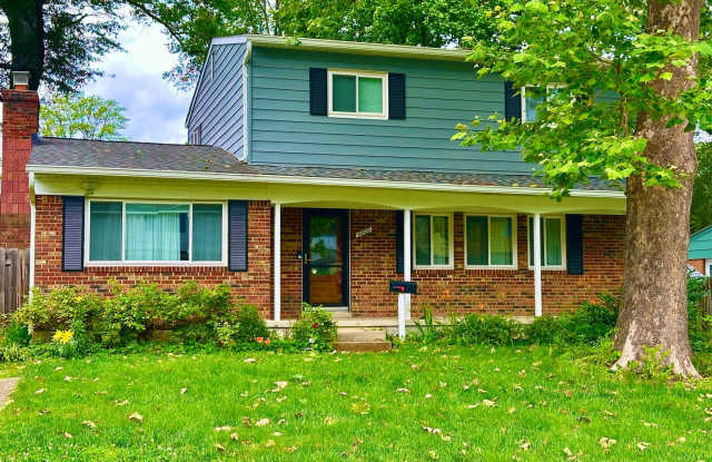 5 Bedroom 2.5 Bathroom! Parking! Pets Welcome! photos photos