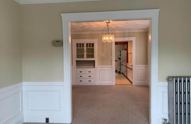 Classic Brighton Charm, Several Updates , Practical Living Space Gallery 1