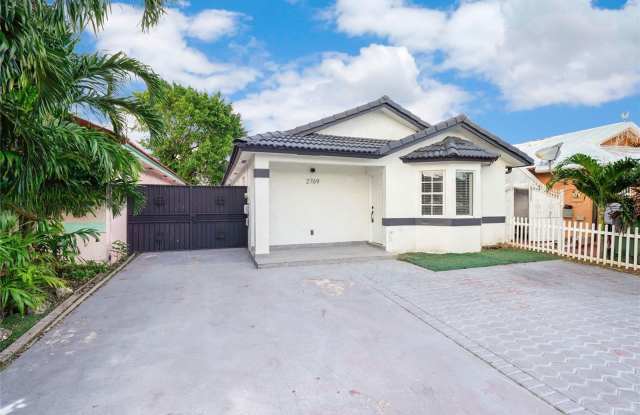 2769 West 74th Terrace photos photos