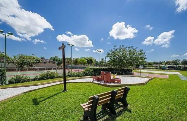7956 Camino Cir Gallery 2