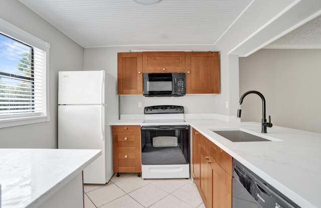 10585 Royal Palm Boulevard photos photos