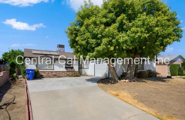 3 Bedroom/2 Bath Home with Solar - $2050 per month! Gallery 3