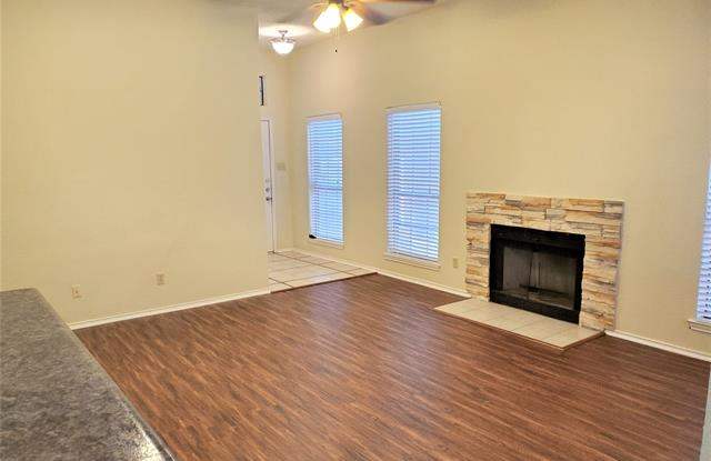 1236 W Hudgins Street - 1236 W Hudgins St, Grapevine, TX 76051