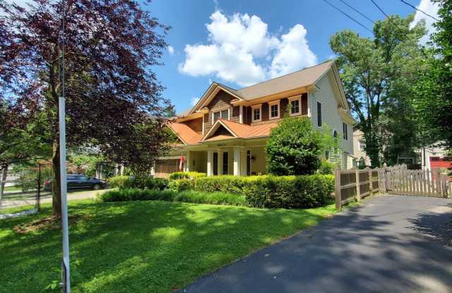 Fabulous 6BR, 5.5BA Close in Bethesda Home!! Gallery 3