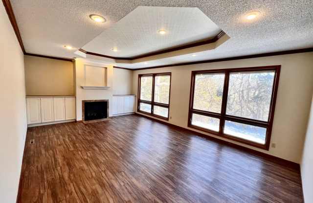 4 Bedroom, 3 bathroom located on Westside of Manhattan! - 1728 Westbank Way, Manhattan, KS 66503