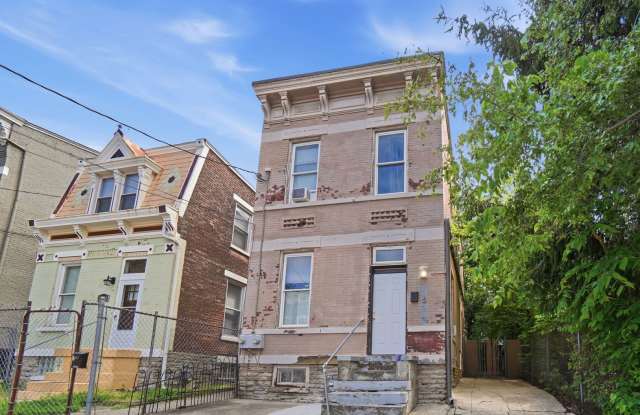 Clifton 5 Bedroom House Near UC's Campus Gallery 3