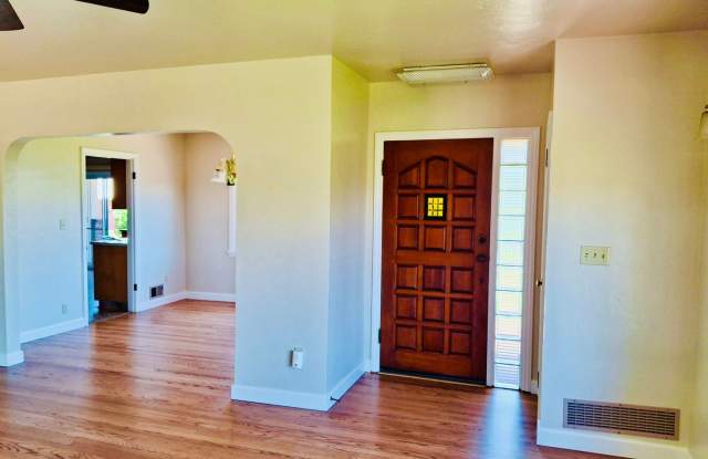 SOUTH AUBURN HOME WITH SUNSET VIEW Gallery 4