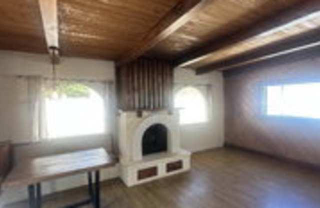 7359 Amestoy Avenue Gallery 4