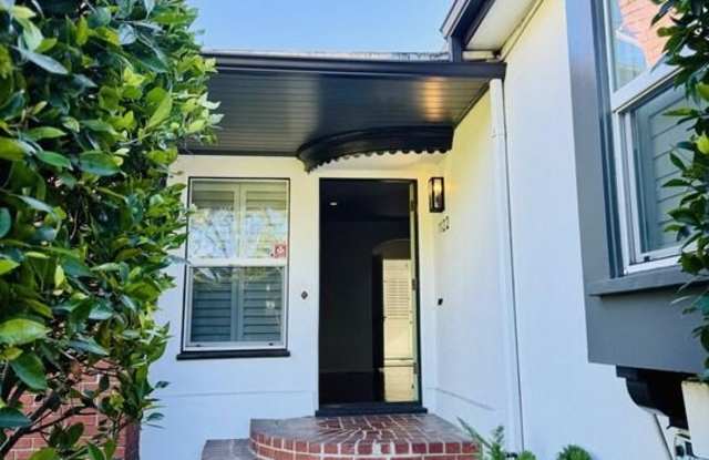 1122 N Crescent Heights Blvd photos photos