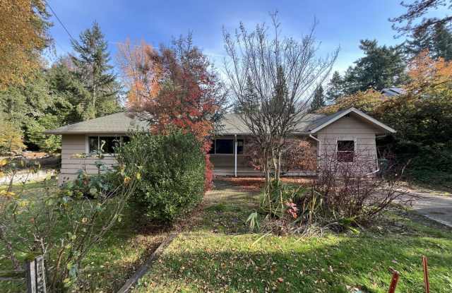 Beautiful 3-Bedroom Home with Remodeled Kitchen, Dual Living Spaces  Spacious Backyard photos photos