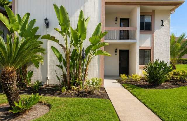 Fully Furnished Condo in Prestigious Guard-Gated Golf Community Gallery 3