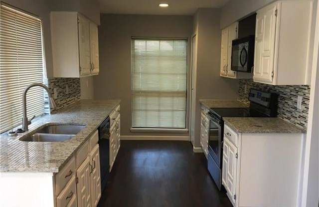 1418 Meandering Way Gallery 3