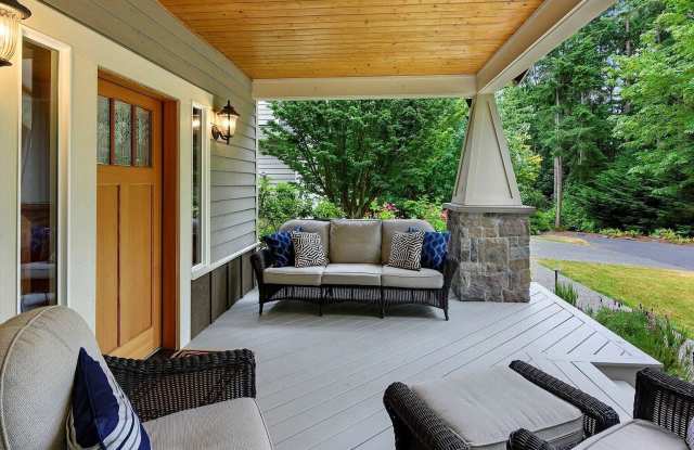 10440 NE Quiet Valley Ln Gallery 1