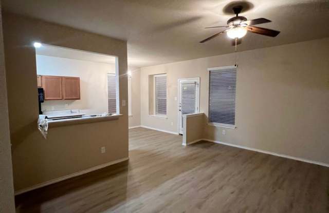 4 bedroom 2.5 bath Kensington Trails home Available in August! Gallery 4