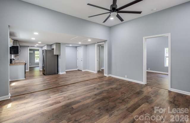 19513 Meridian Street Gallery 4