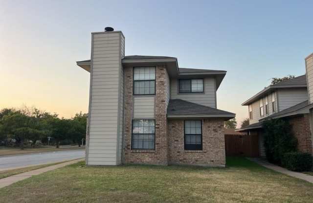 4380 Hulen Circle E - 4380 Hulen Circle East, Fort Worth, TX 76133