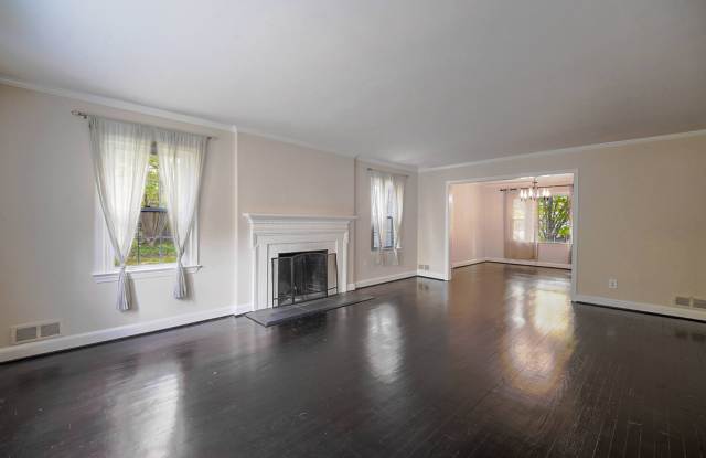 Picturesque 4BR/2.5BTH home in Chevy Chase Village. Available NOW! Gallery 4