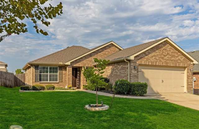 325 Crosscreek Drive Gallery 2