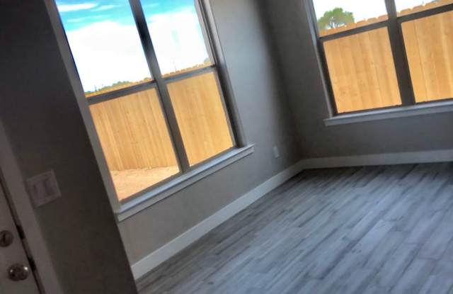 Fabulous 4 Bedroom Gallery 4