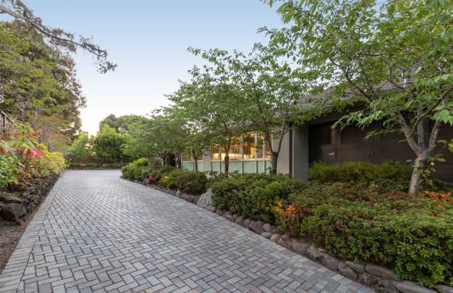 1850 Brookvale Road Gallery 3