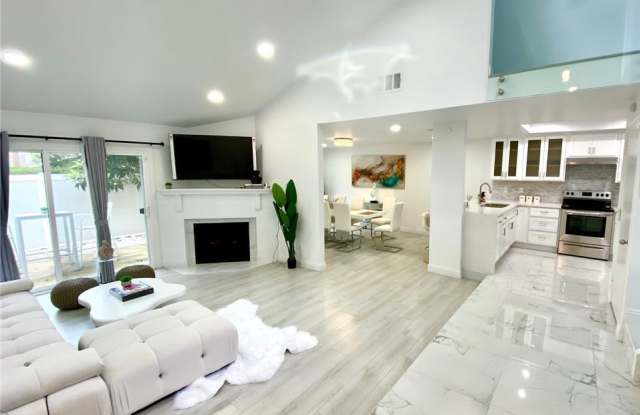 932 Hollow Brook Lane Gallery 2