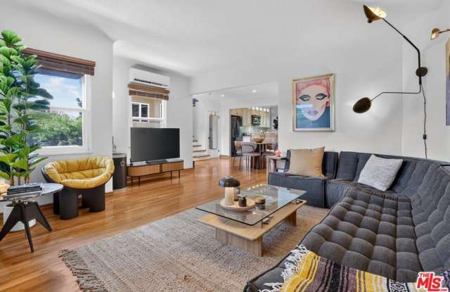 9001 Lloyd Pl Gallery 1