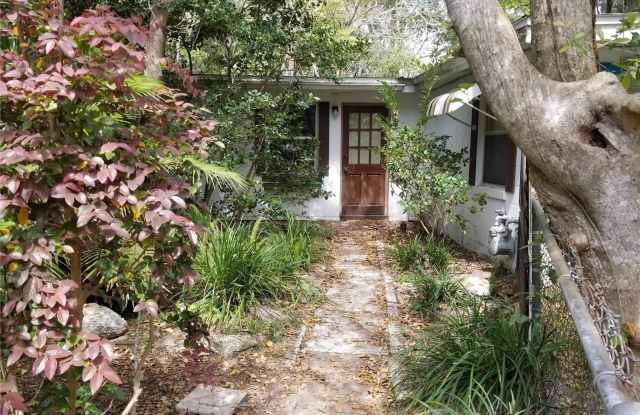 1030 NE 9 STREET - 1030 Northeast 9th Street, Gainesville, FL 32601