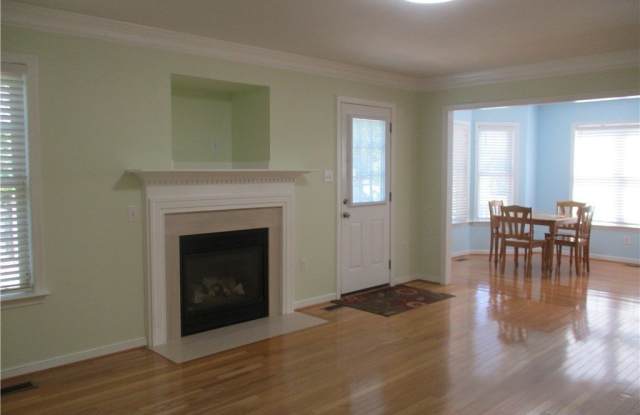 5528 Abbott Circle Gallery 3
