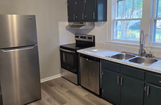Cute 2 bed 1 bath home for rent. Gallery 3