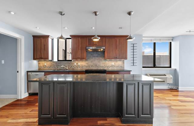 300 NEWARK ST photos photos