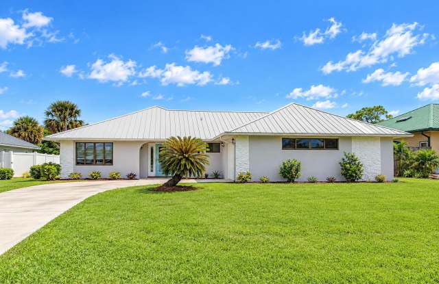 1309 SE Coral Reef Street Gallery 1