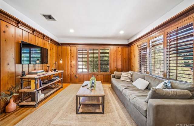 3621 Sunswept Drive Gallery 3