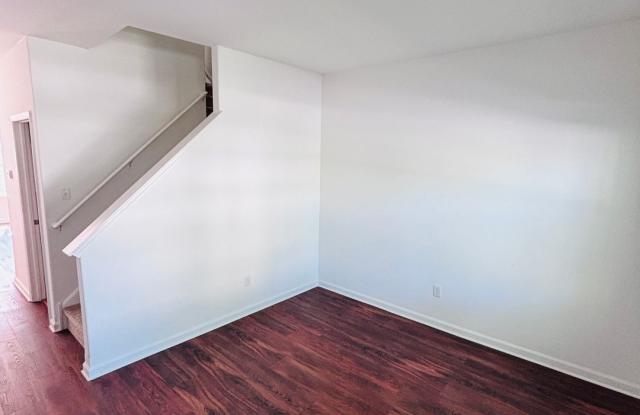 Located in the Highgates subdivision in Upper Macungie Township this 3 bedroom, 2.5 bath townhouse Gallery 4