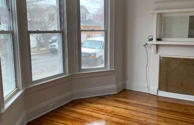 347 3rd St 1F Gallery 3