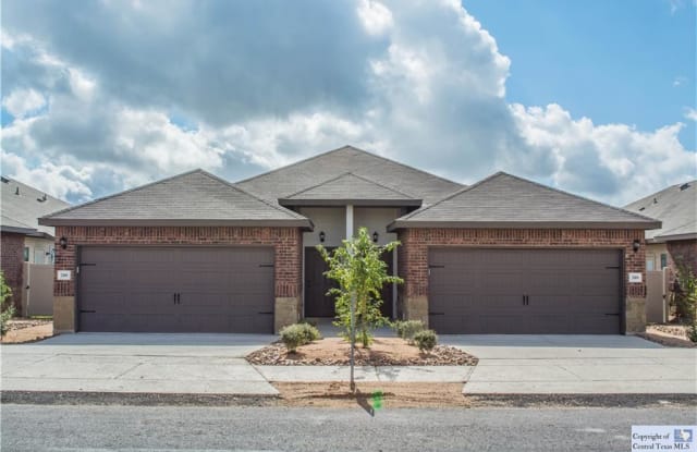 748 Saengerhalle Road - 748 Saengerhalle Rd, New Braunfels, TX 78130