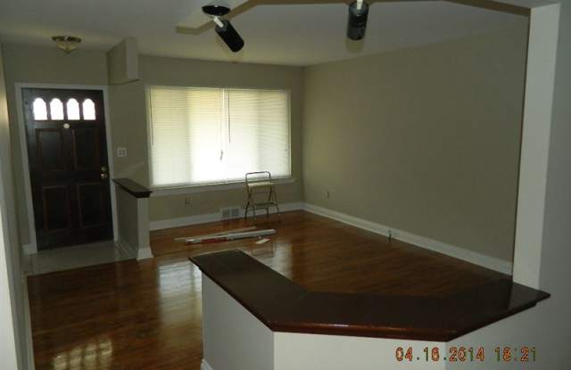 2752 Berkshire Dr Gallery 2