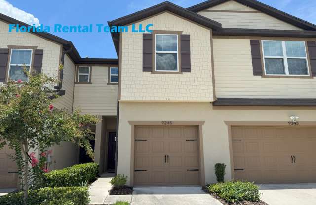 Updated Townhome in Gated Magnolia Park! Gallery 1