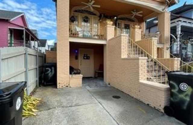 3423 IBERVILLE Street photos photos