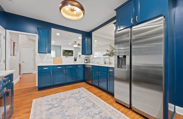 Spacious 3BR Home in Alpharetta, Avalon and North Fulton Medical Gallery 3