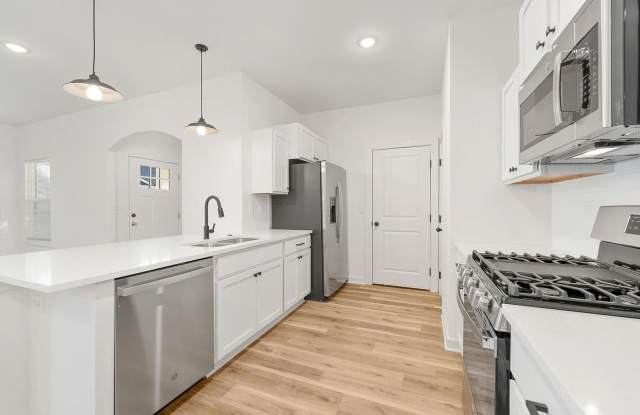 Gorgeous 3 Bedroom Townhome! photos photos